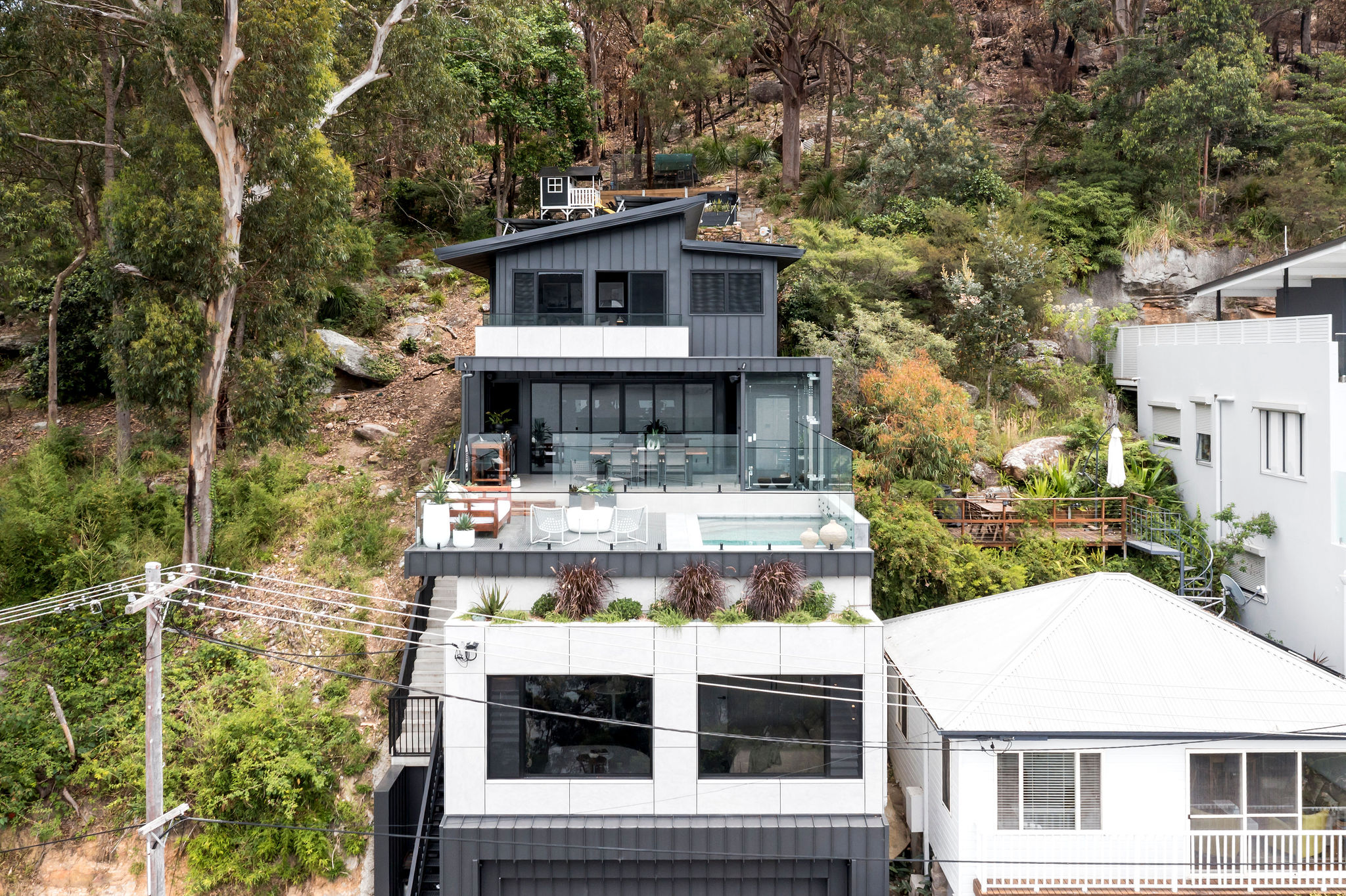 6 Advantages of Building a Home on a Sloping Block